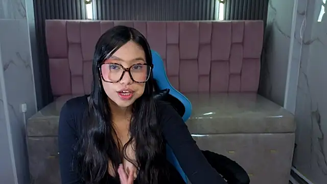 Eimy18_b's Live XXX Chat