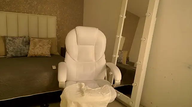 Онлайн чат XXX JordanMiller_