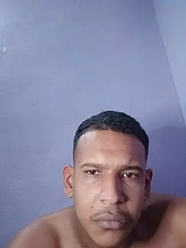 Ron_0101 Adlı Modelin Canlı XXX Sohbeti