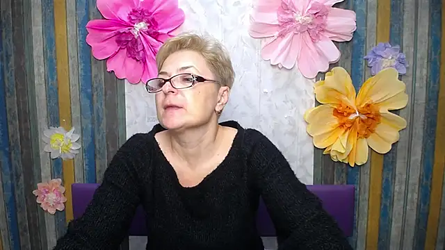 EmiliaGree Live XXX Chat