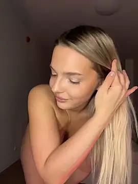 pearlbloom Adlı Modelin Canlı XXX Sohbeti