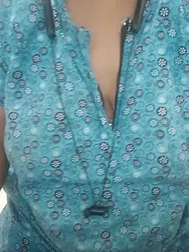 Tamil-ranjitha07 - Oil on boobs