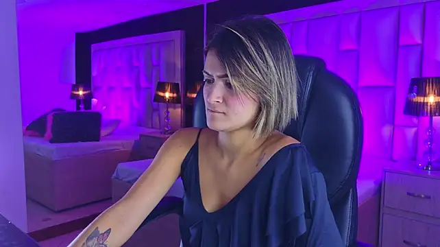 LuisaJonnes_ - Blowjob my dildo favorite😍