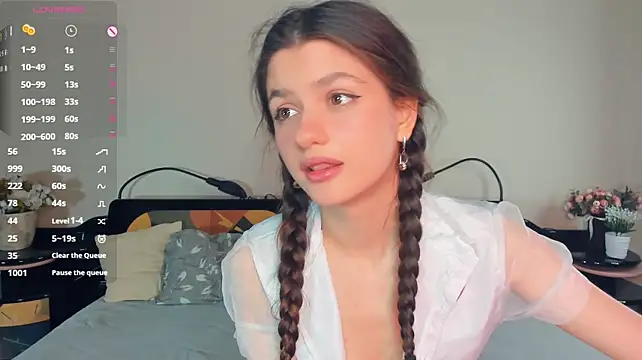 Shape_of_you - Spanks in doggy pose