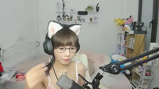 NeKo-nEk0-niI Chat XXX in diretta