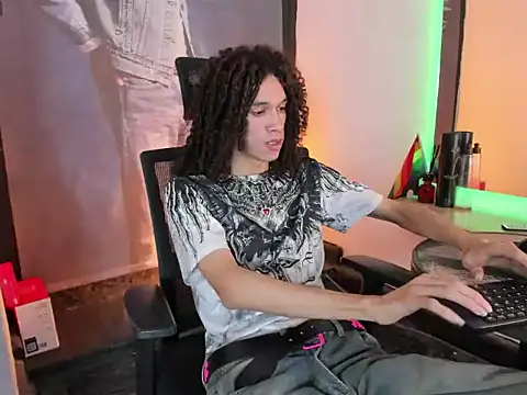 Chat +18 de anddy_hugecock ao vivo