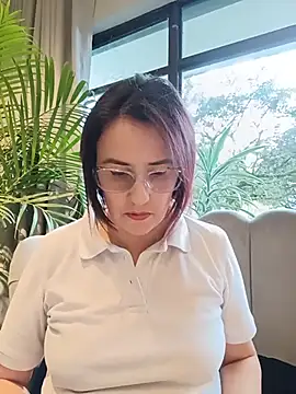 IsisBlake - striptease + naked + masturbation