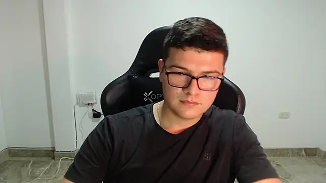 Plug_Control Live XXX-Chat