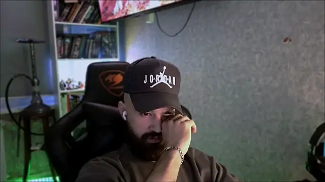Chat XXX en directo de _Serious_Man