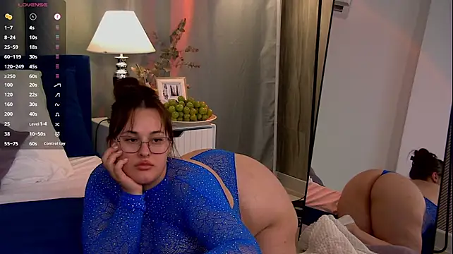 Queen_Monica_ - show boobs