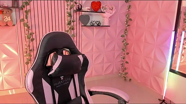 NattGomez XXX чат на живо