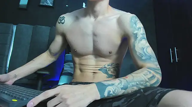 XXX chat uživo modela Enzo_Maserati