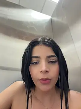 ArieliciousXXX live XXX chat