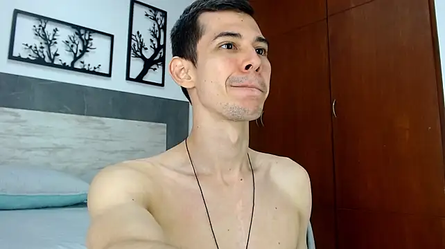Онлайн чат XXX Brandon_Wolf