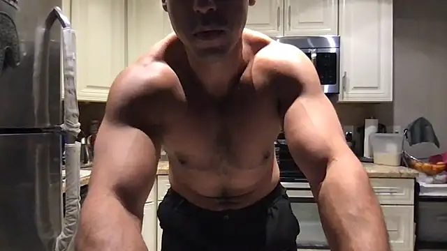 BigGuyMuscle: онлайн-секс-чат