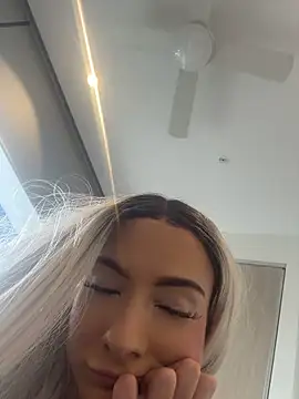 Angel_alyce444 - Play with nipples through top