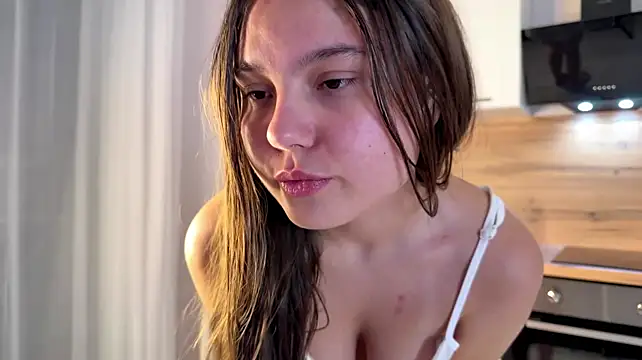 LunaHuurt Adlı Modelin Canlı XXX Sohbeti