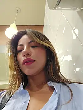Karen_San_Miguel - Flash tits in public 😈 + hot video 🥵