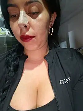 Chatroom XXX en direct de Luianna