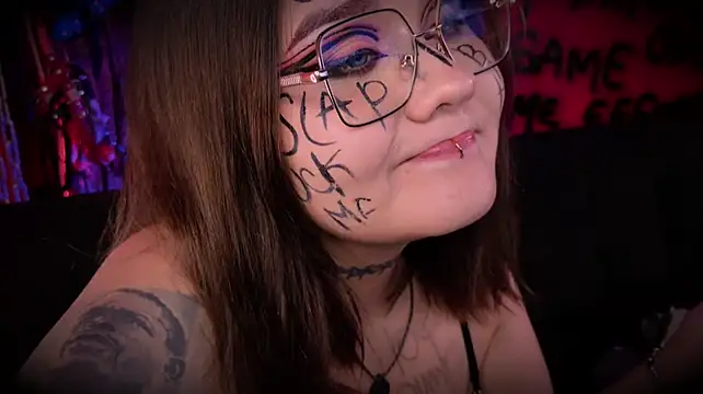 Laura_takint - Toothpaste,toothbrush on pussy