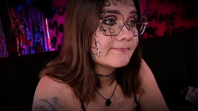Laura_takint - Toothpaste,toothbrush on pussy