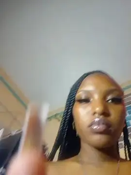 Queen_Aura20 Chat XXX in diretta