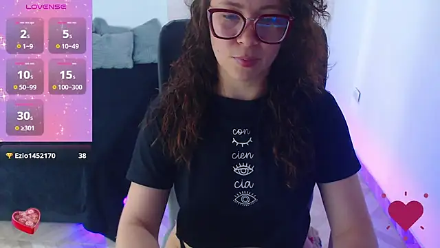 SharonR1 Chat XXX in diretta