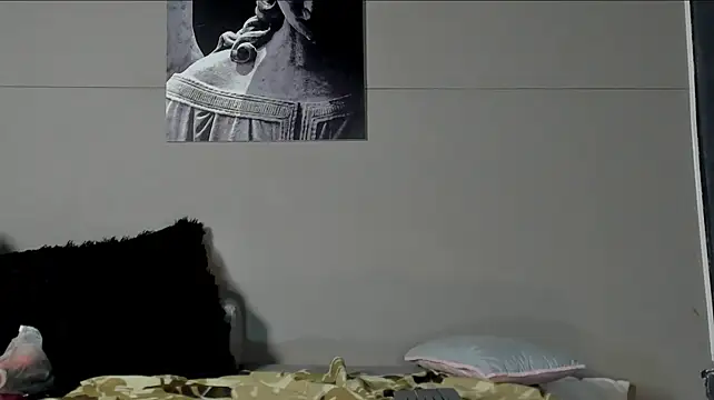 AliceFit_212 élő XXX-chatje