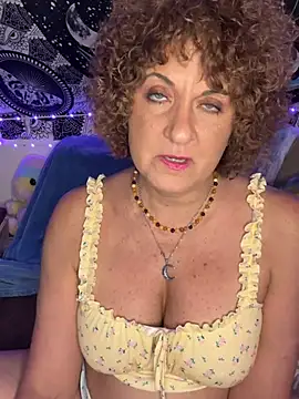 SuzyCatzz's Live XXX Chat