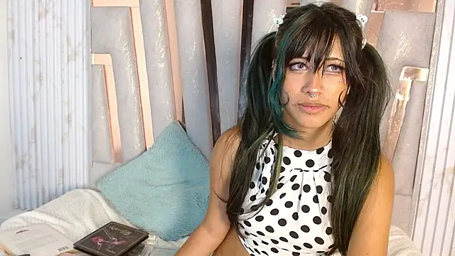 yiyi_cs' Webcam Show