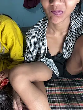Ex_ppriya Adlı Modelin Canlı XXX Sohbeti