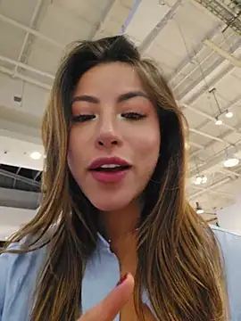 Karen_San_Miguel - Naughty nipple in public 😈+ 3 photos 😈
