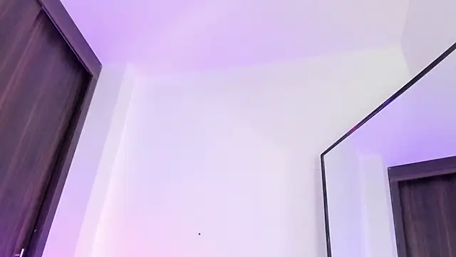 Miaapril - use my domi on my clitoris