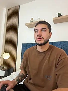 XXX chat uživo modela AmadeoWild