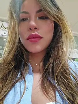 Karen_San_Miguel - Flash tits in public 😈+ sent hot video