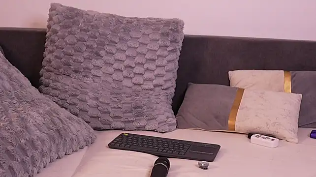 AllyDevine Chat XXX live