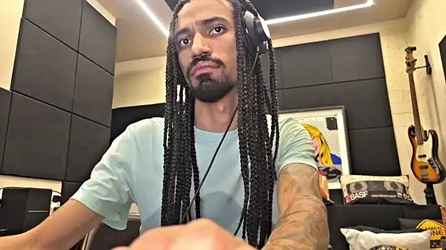Chat XXX en directo de FavelaDaddyCum