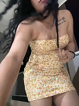 FOX_LATINA's Live XXX Chat