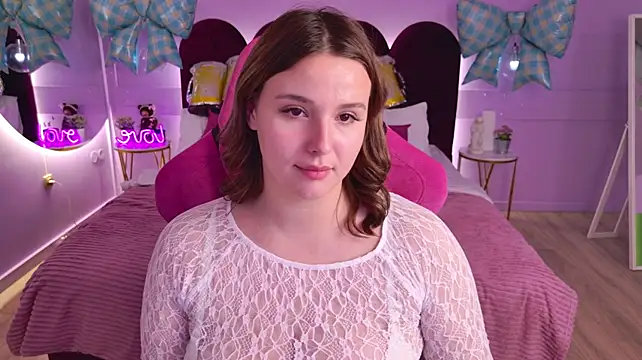 CharlotteAtwoood's Live XXX Chat