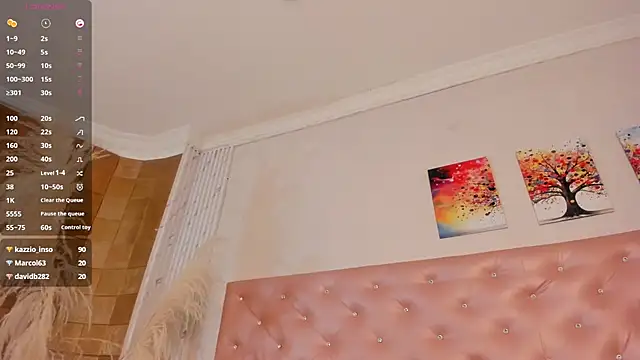 צ'אט XXX בשידור חי של ChiaraMoretti