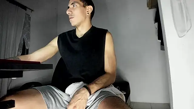 aquiles04 Live XXX-Chat