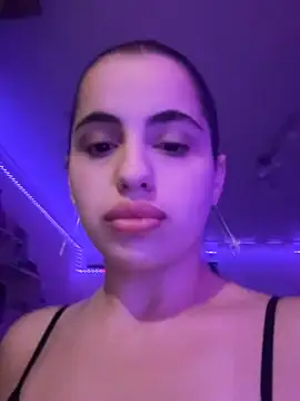 RavenRubyy's Live XXX Chat