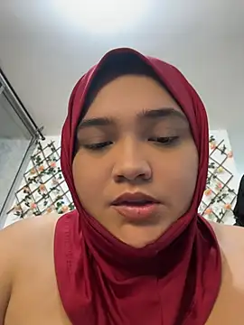 Sweetmuslim01 - spitting milk into my friend's pussy 🥛