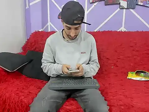 Tayler_ospina_ Chat XXX live