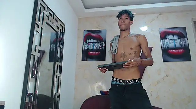 XXX chat uživo modela PITER_LOVER