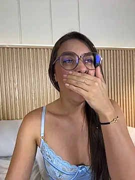 XXX chat uživo modela NahimiThompson