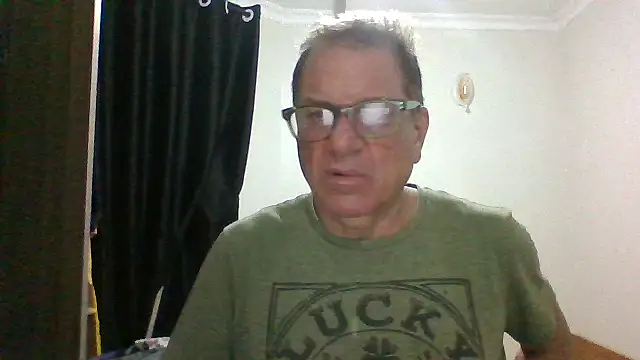 Chat +18 de coryassman ao vivo