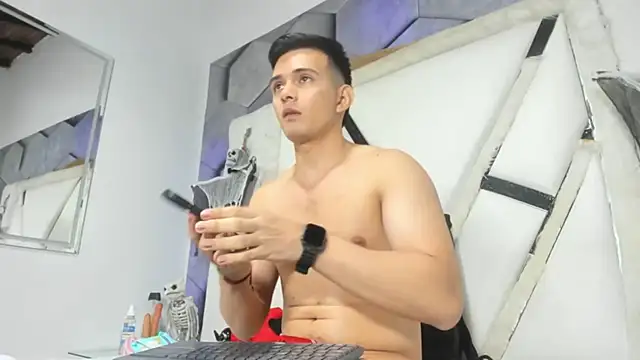 GoldenBoyM Adlı Modelin Canlı XXX Sohbeti