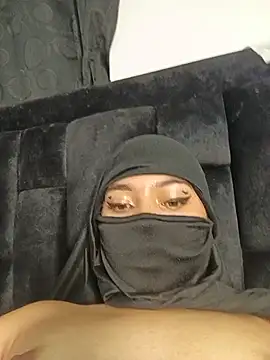 Samira_1 Adlı Modelin Canlı XXX Sohbeti