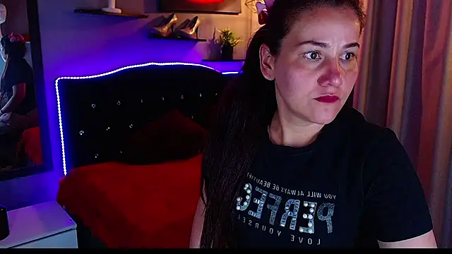 צ'אט XXX בשידור חי של kathekitten